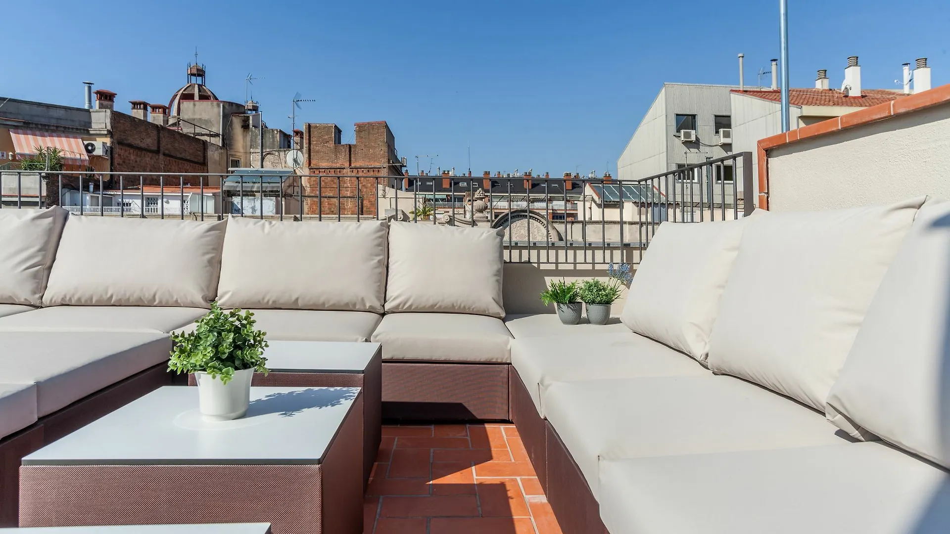 Aparteasy 0*, Barcelona Spain